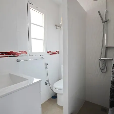 Amazing 5-bedroom In 别墅 *