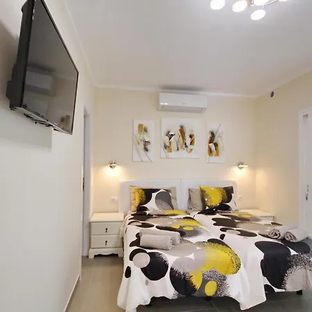 Amazing 5-bedroom In Villa *