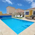 Villa Amazing 5-bedroom In