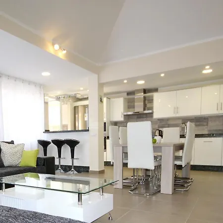 Villa Amazing 5-bedroom In Costa Adeje (Tenerife)