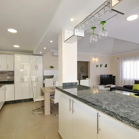 Villa Amazing 5-bedroom In Costa Adeje (Tenerife)