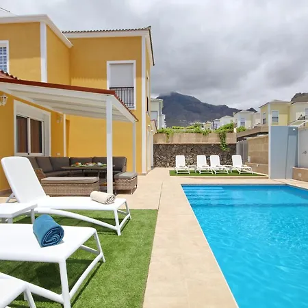 Amazing 5-bedroom In Costa Adeje (Tenerife)