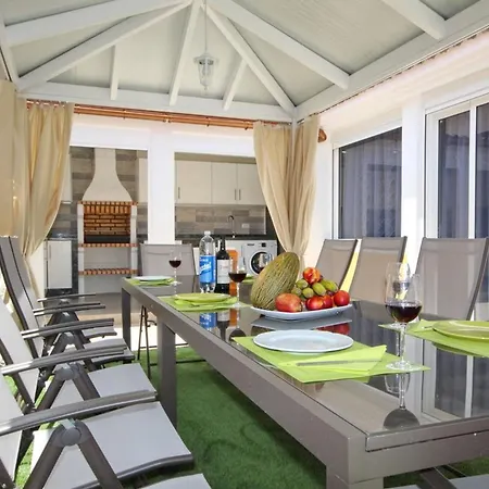 Villa Amazing 5-bedroom In