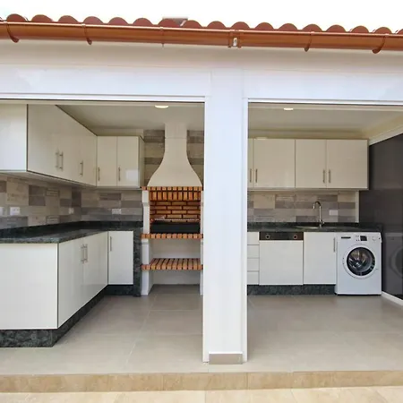 Amazing 5-bedroom In Costa Adeje (Tenerife)