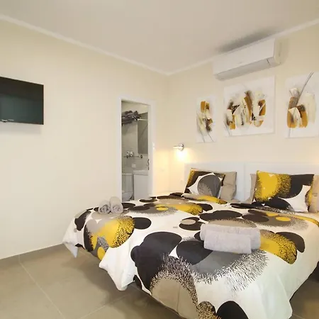 Amazing 5-bedroom In Villa Costa Adeje (Tenerife)