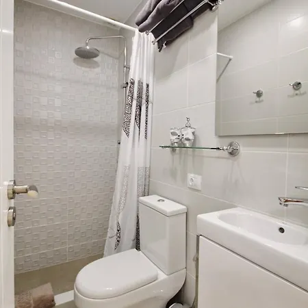 Amazing 5-bedroom In Villa Costa Adeje (Tenerife)