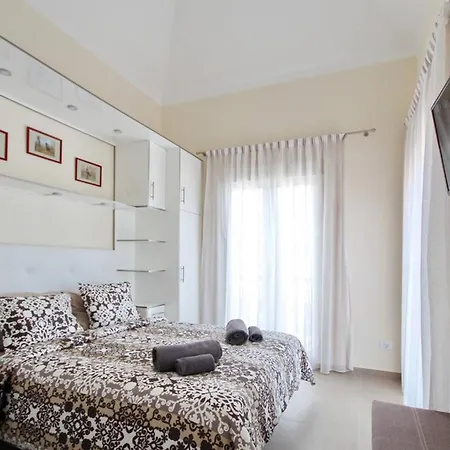 Amazing 5-bedroom In Costa Adeje (Tenerife)