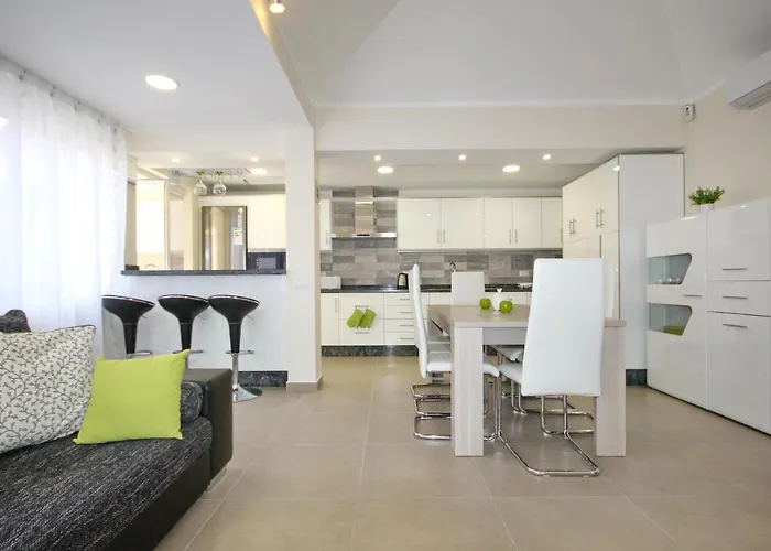 Amazing 5-bedroom In * Costa Adeje (Tenerife)