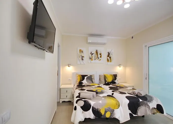 Amazing 5-bedroom In Villa *