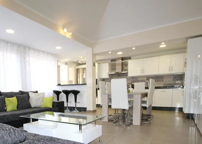 Villa Amazing 5-bedroom In Costa Adeje (Tenerife)