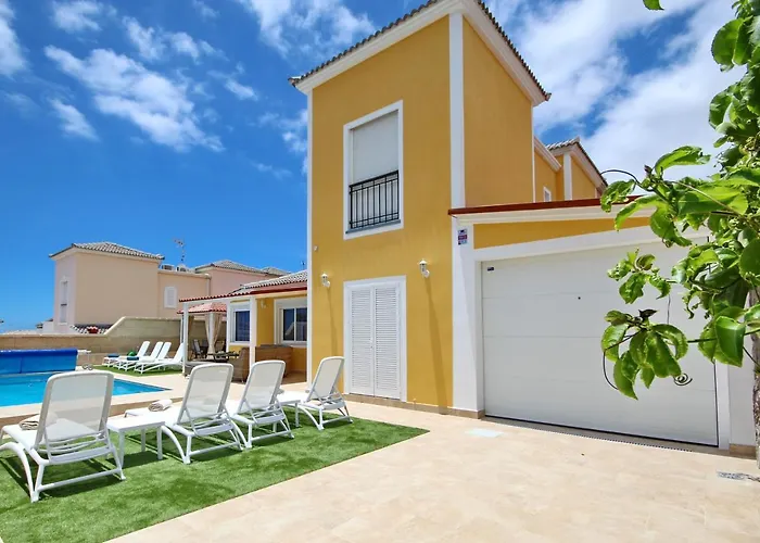 Amazing 5-bedroom In Villa *