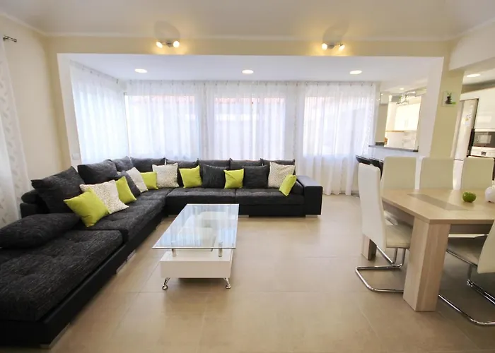 Amazing 5-bedroom In