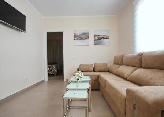 Amazing 5-bedroom In Villa *