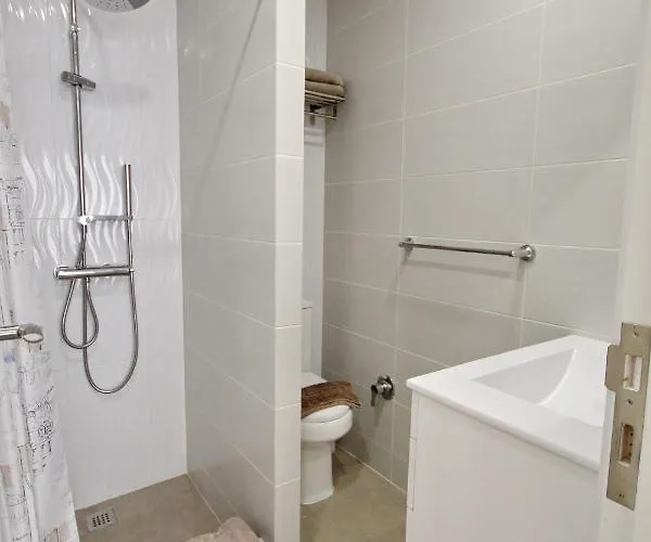 Amazing 5-bedroom In Вілла