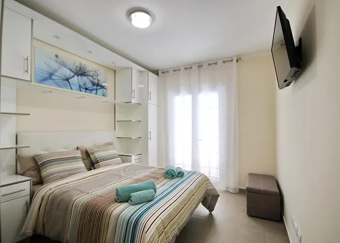 Villa Amazing 5-bedroom In *