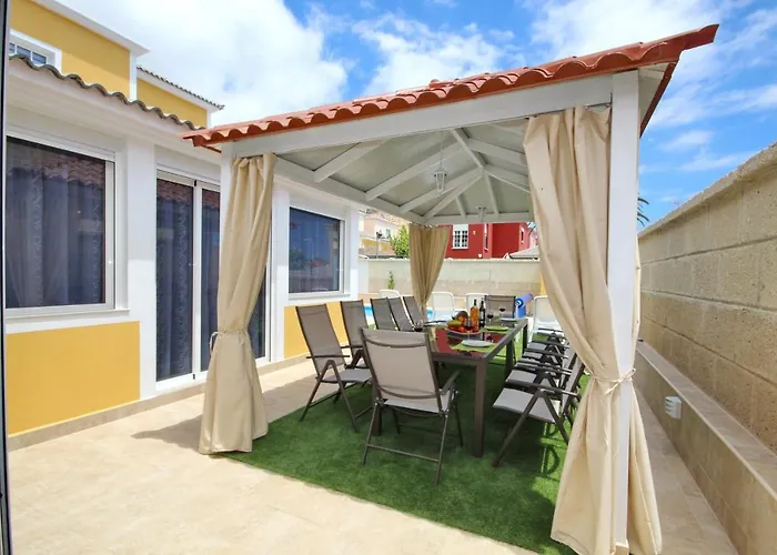 Вілла Amazing 5-bedroom In