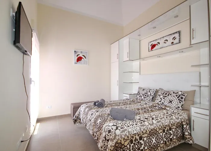 Amazing 5-bedroom In